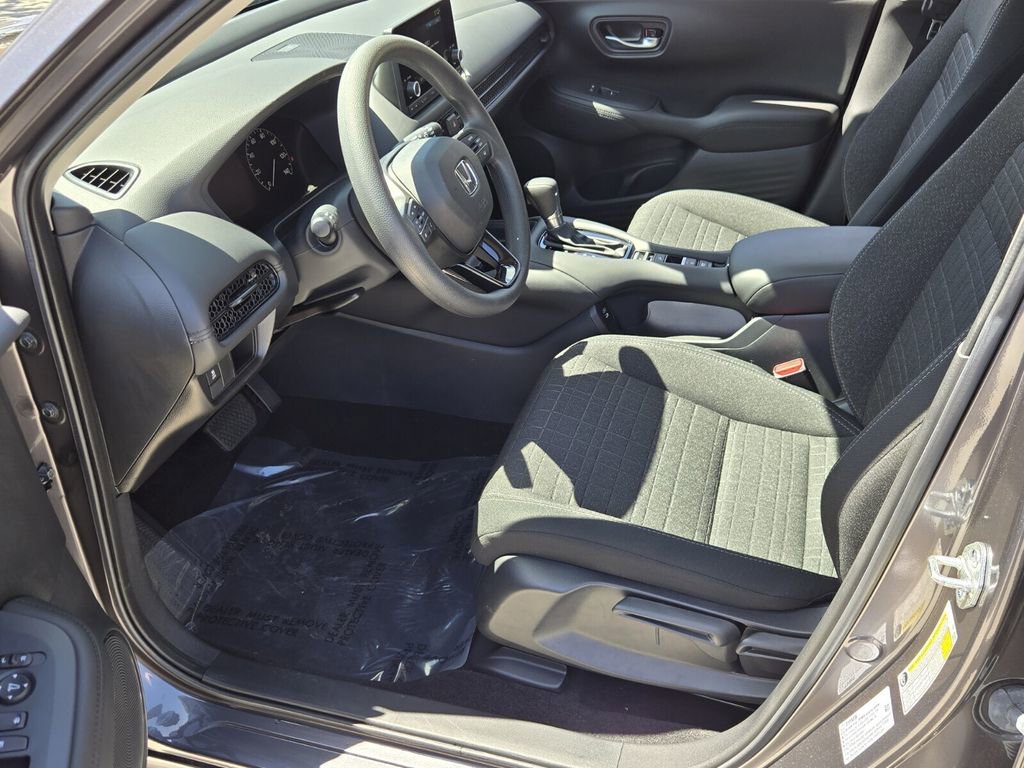 Certified 2025 Honda HR-V LX image 10