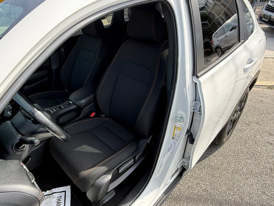 Used 2025 Honda HR-V Sport image 7