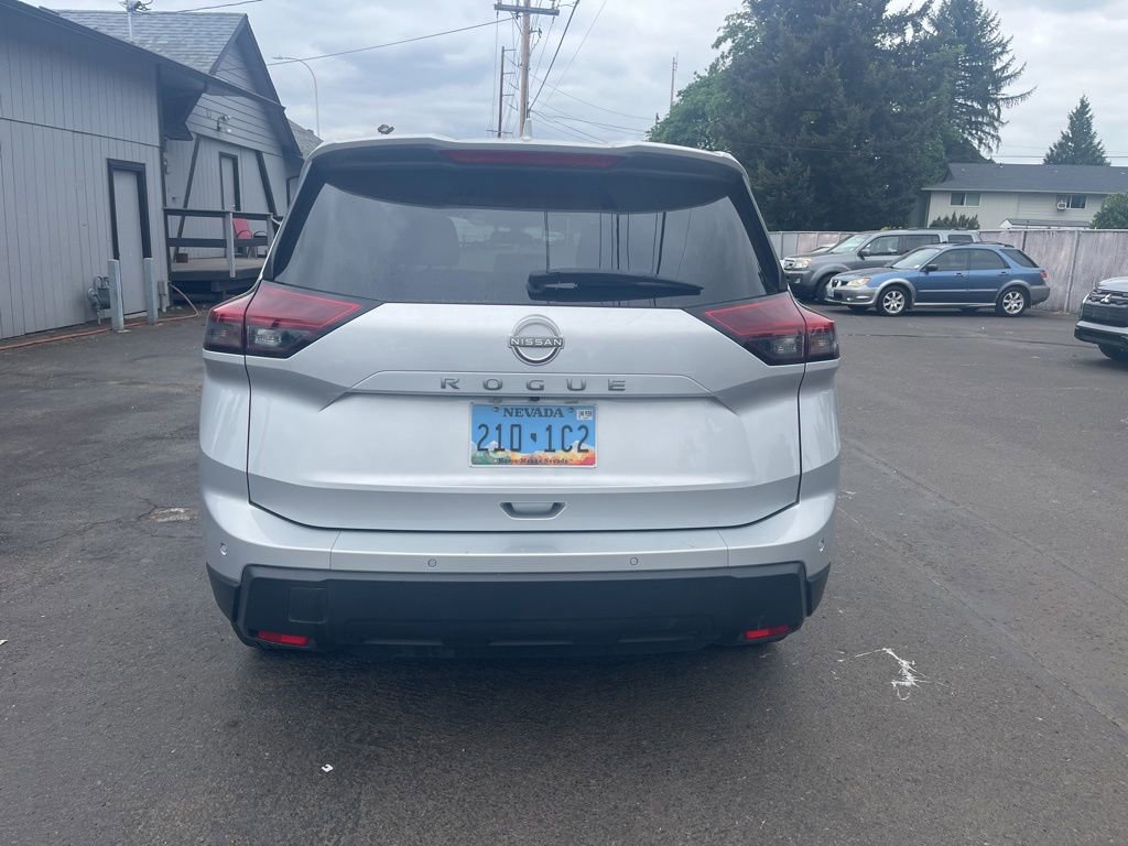 Used 2025 Nissan Rogue SV FWD image 6