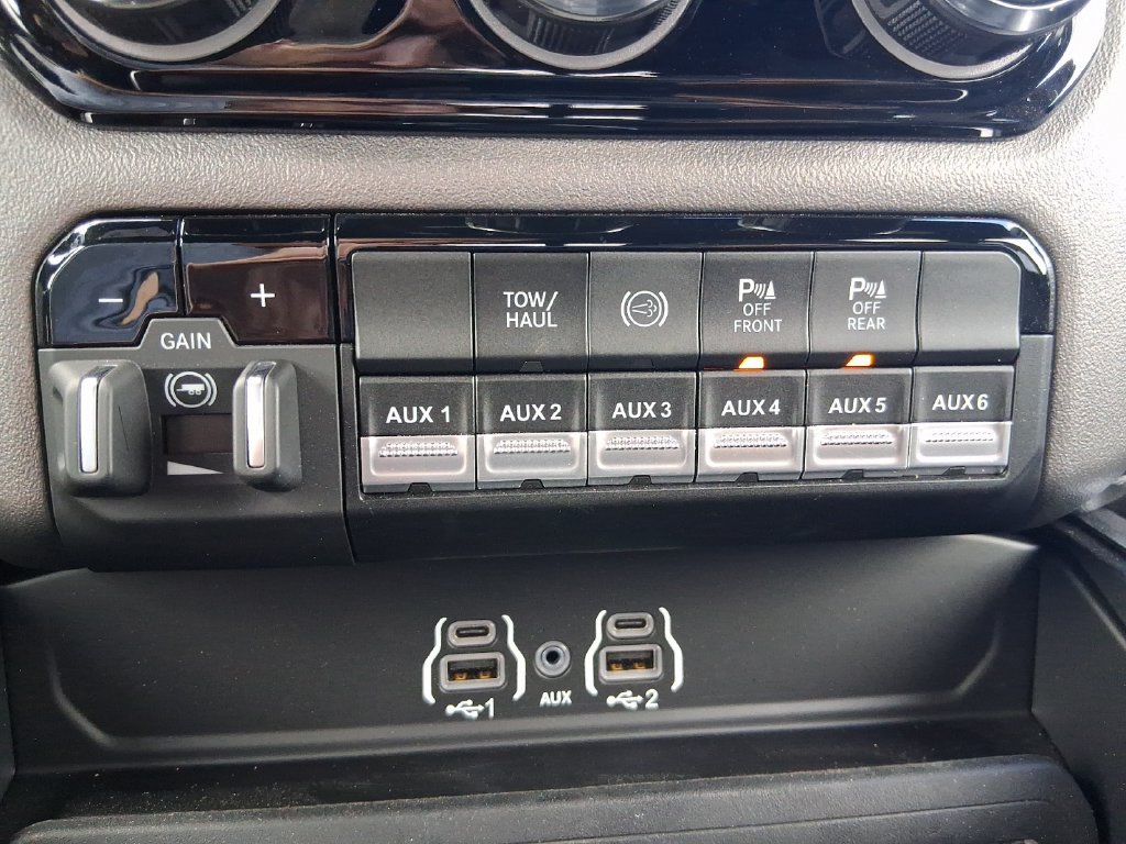 New 2026 RAM 2500 Big Horn AWD/4WD image 17