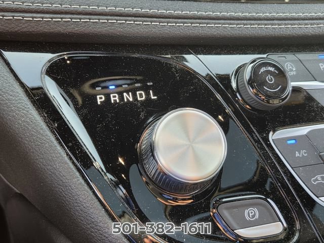 Used 2026 Chrysler Pacifica Limited w/ Uconnect Theater Family Group FWD image 28