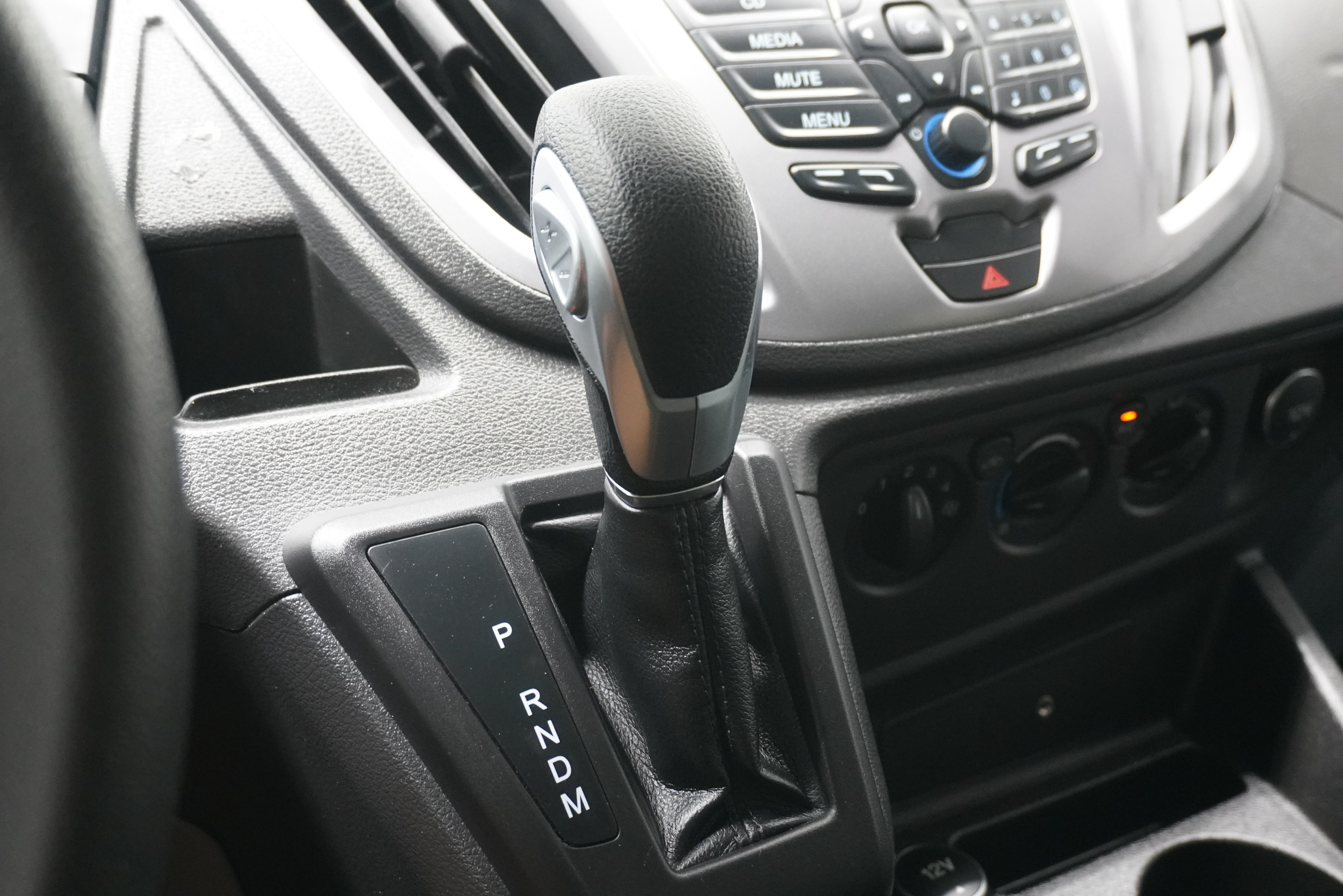 Used 2015 Ford Transit 350 XLT RWD image 19