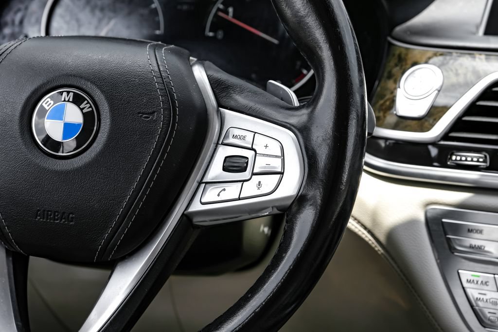 Used 2018 BMW 740i RWD image 16