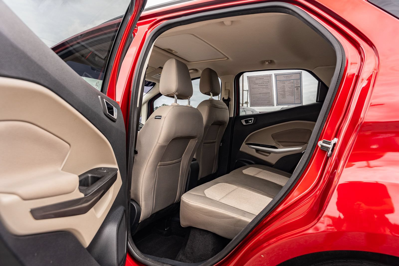 Certified 2018 Ford EcoSport SE w/ SE Convenience Package FWD image 17