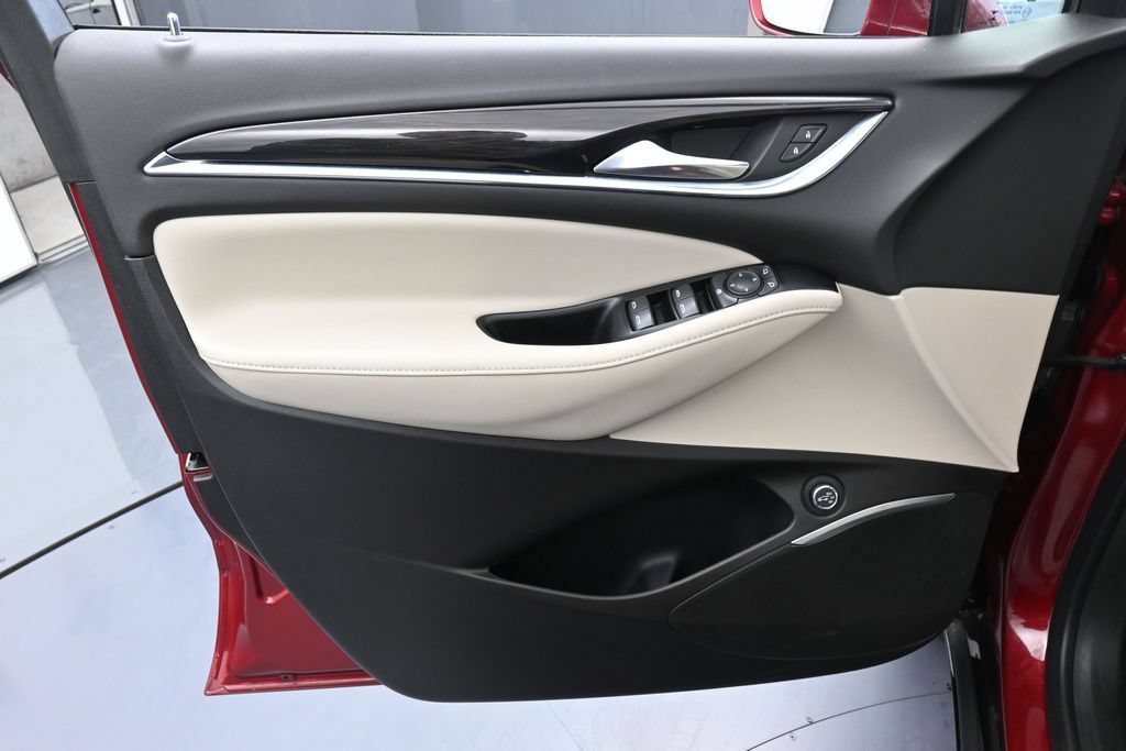 Used 2020 Buick Enclave Essence FWD image 13