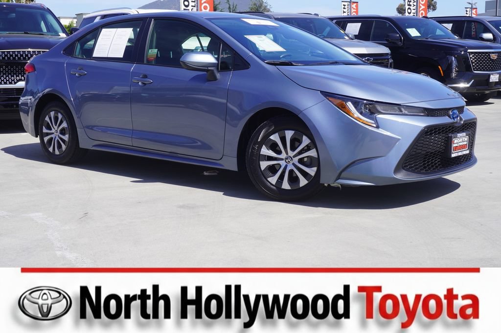 Certified 2022 Toyota Corolla LE FWD image 1