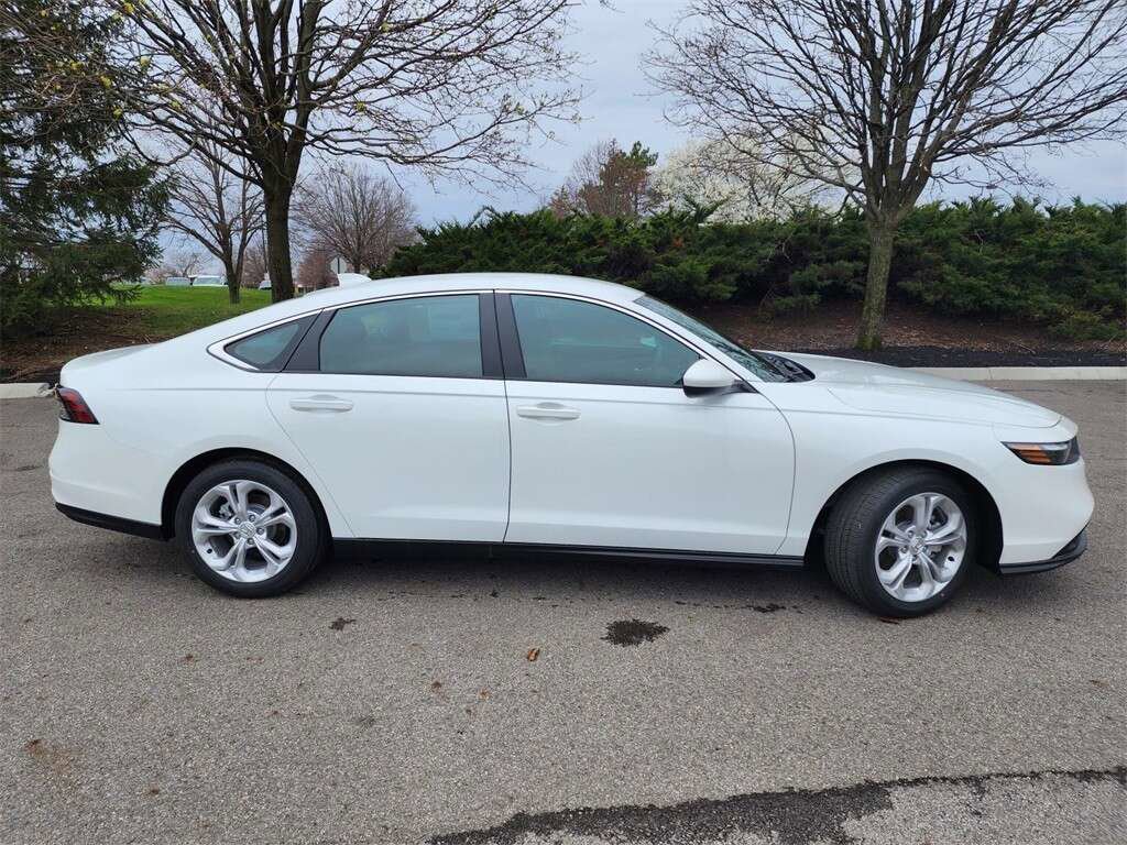 Used 2023 Honda Accord LX image 12