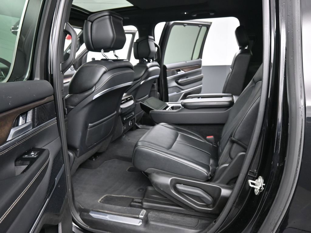 Used 2024 Jeep Grand Wagoneer L 4WD image 30