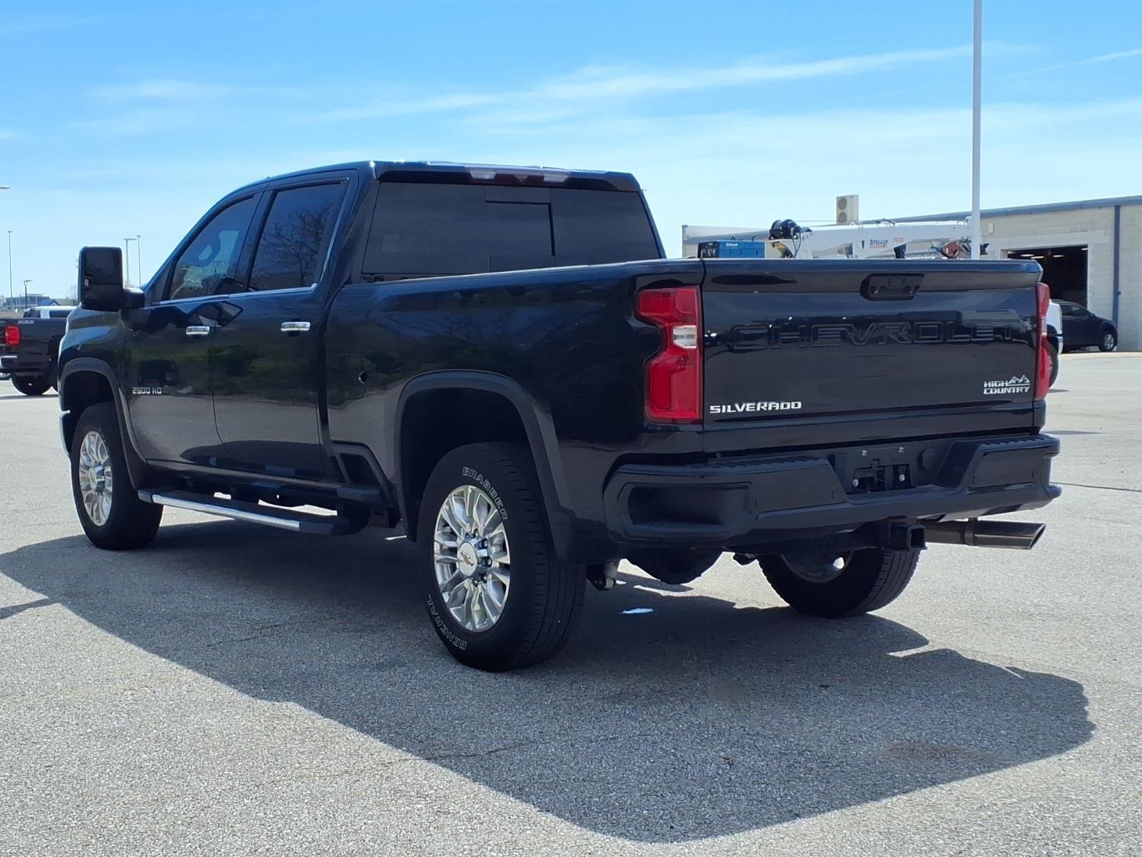 Used 2022 Chevrolet Silverado 2500 High Country w/ Safety Package II image 5