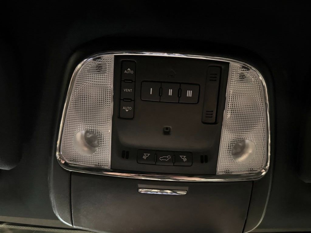 Used 2022 Jeep Grand Cherokee Laredo X image 19