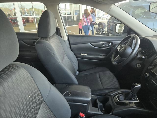 Used 2018 Nissan Rogue S image 9