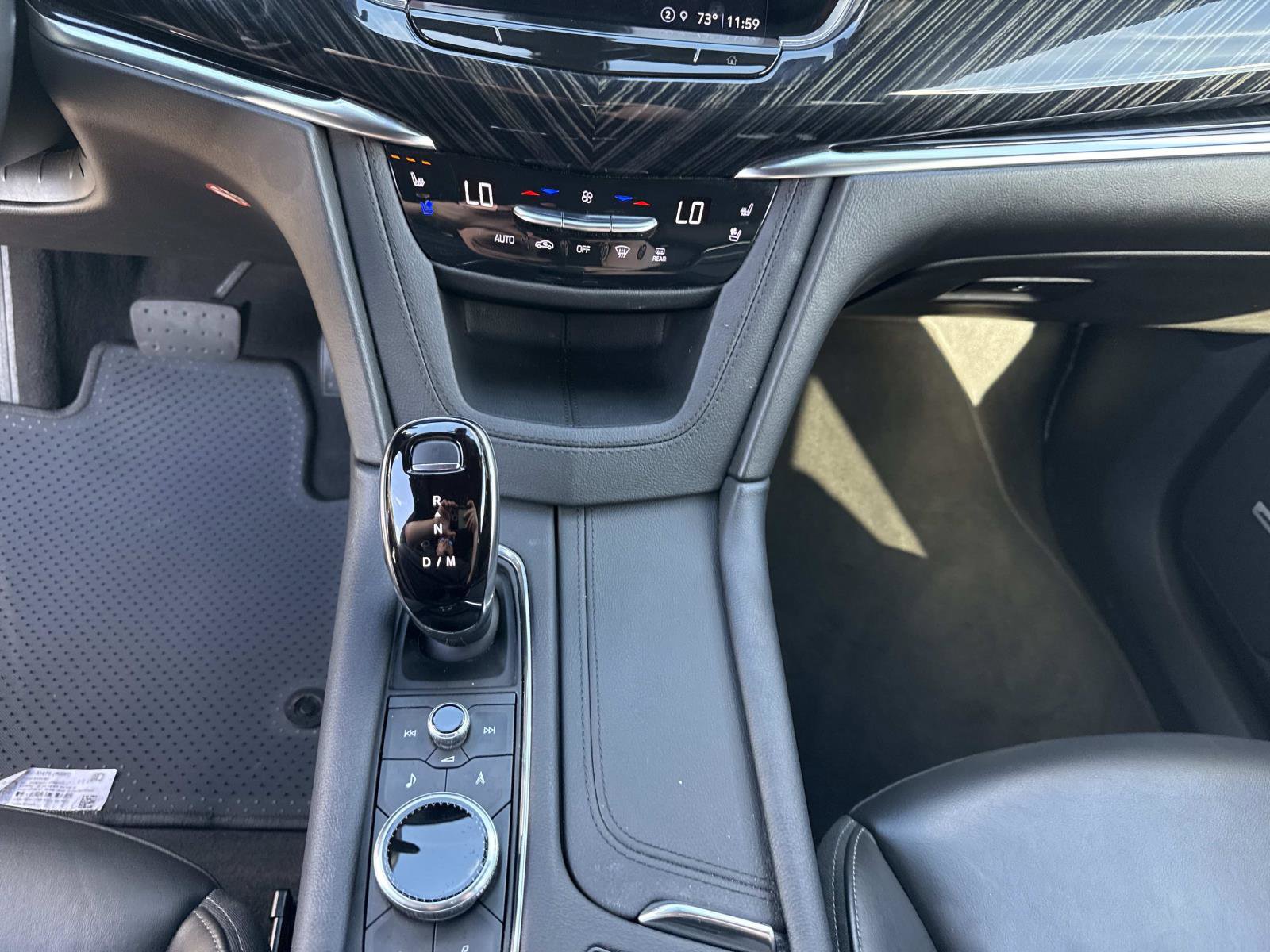 Used 2025 Cadillac XT6 Premium Luxury image 29