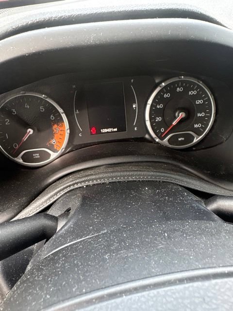 Used 2016 Jeep Renegade Latitude FWD image 62