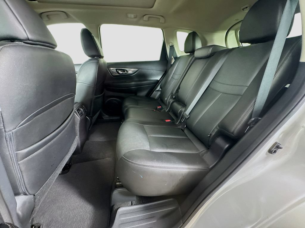 Used 2016 Nissan Rogue SL w/ SL Premium Package AWD/4WD image 30