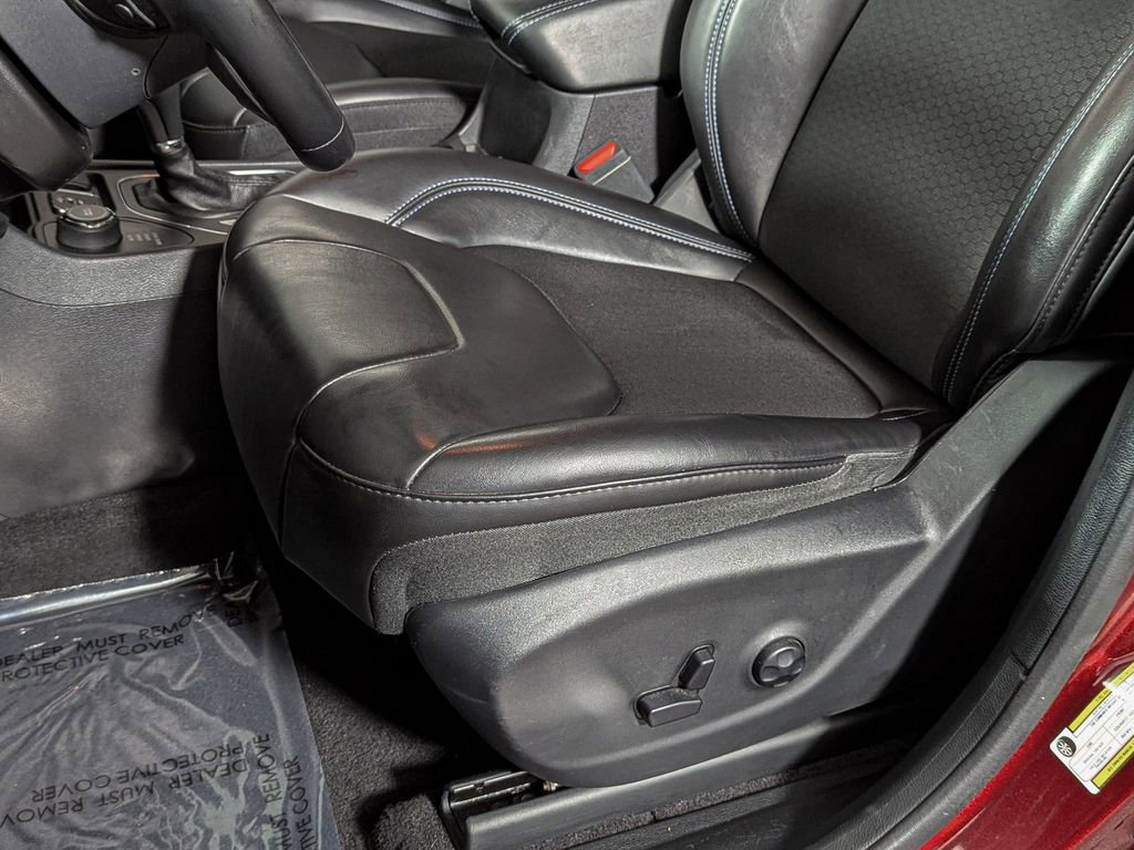 Used 2020 Jeep Cherokee Latitude Plus image 15