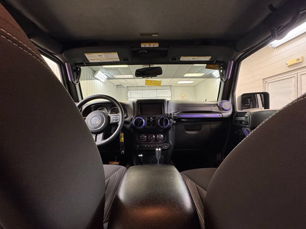 Used 2018 Jeep Wrangler Unlimited Sahara AWD/4WD image 14