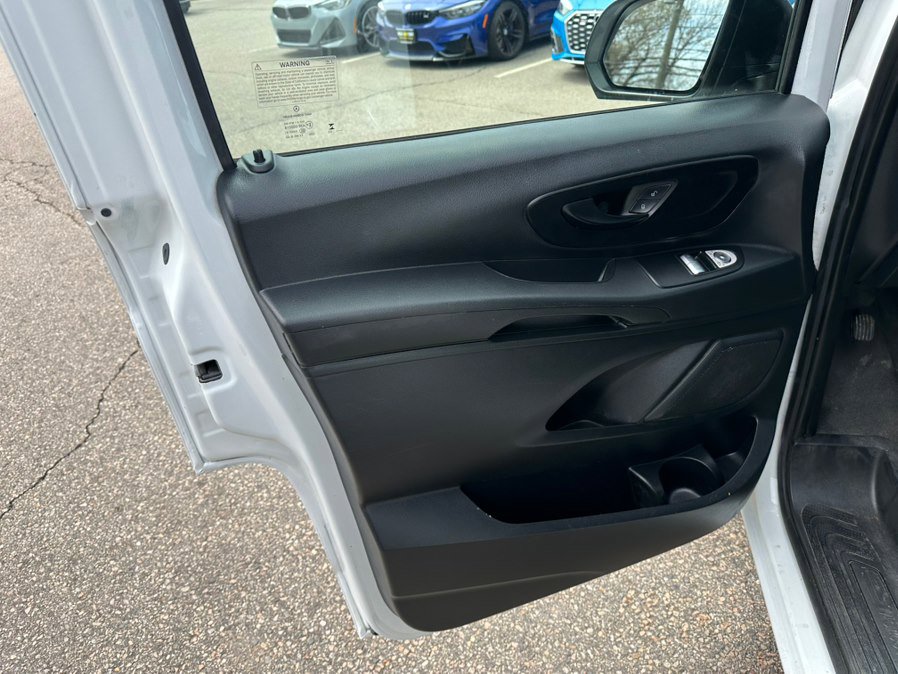 Used 2023 Mercedes-Benz Metris image 10