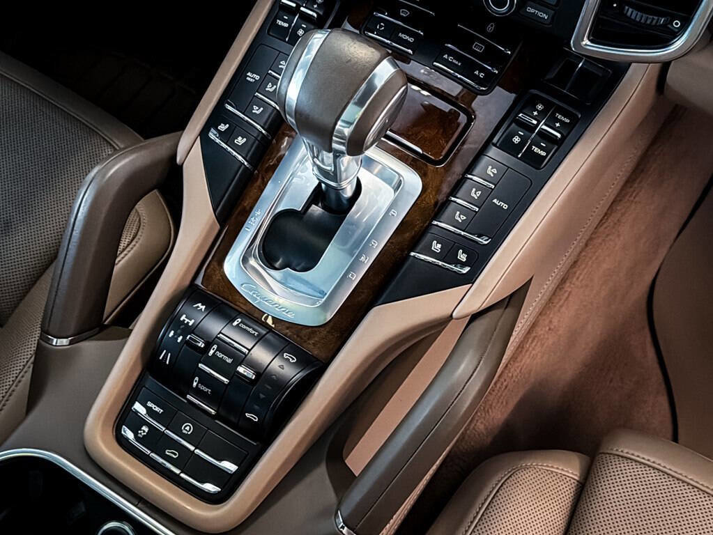 Used 2013 Porsche Cayenne S image 31