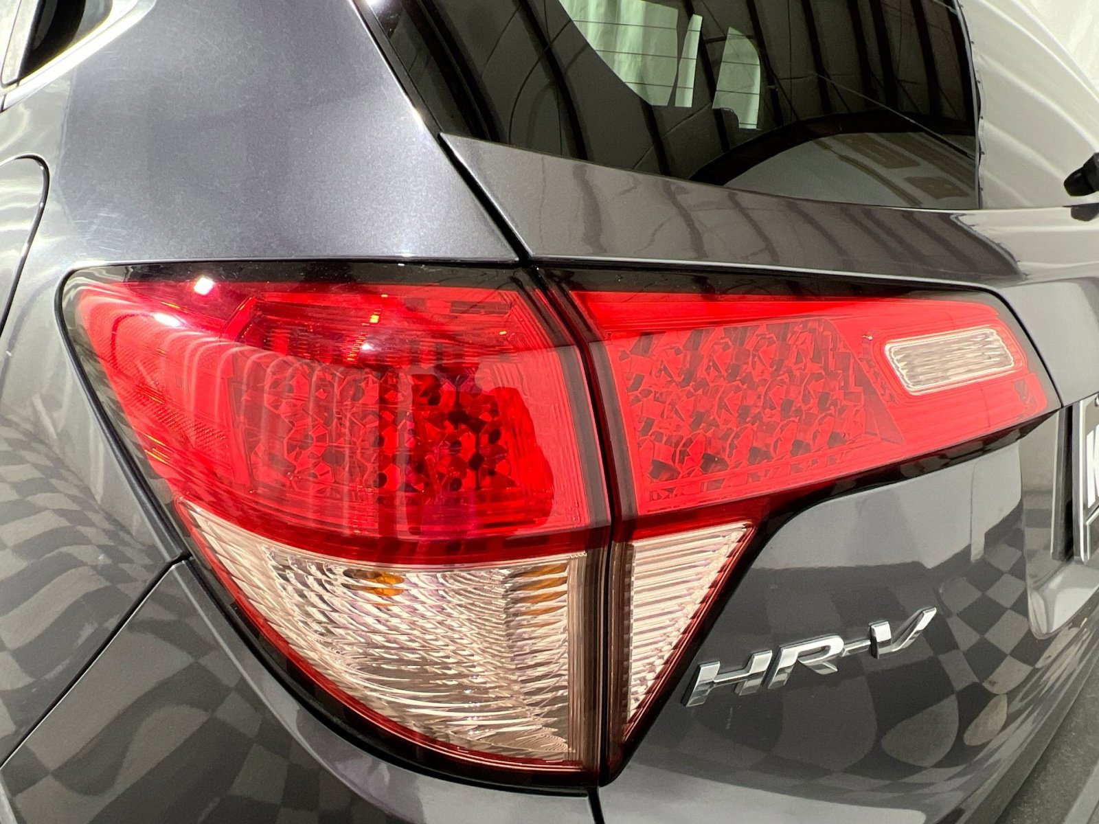 Used 2018 Honda HR-V EX image 16