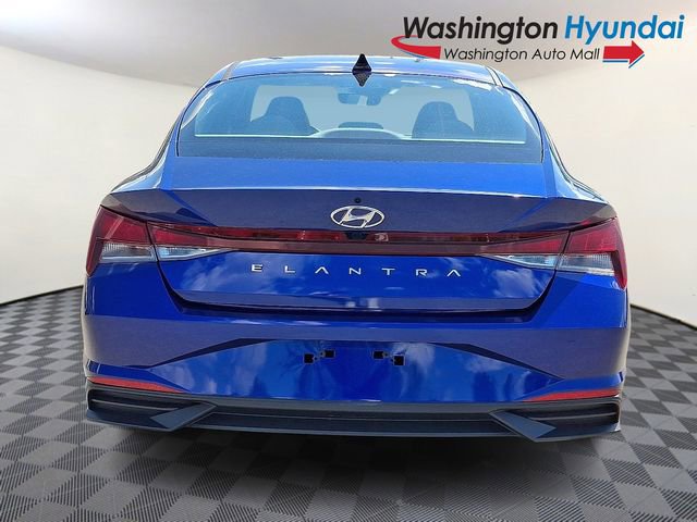 Certified 2023 Hyundai Elantra SEL w/ Preferred Accessory Package FWD image 5