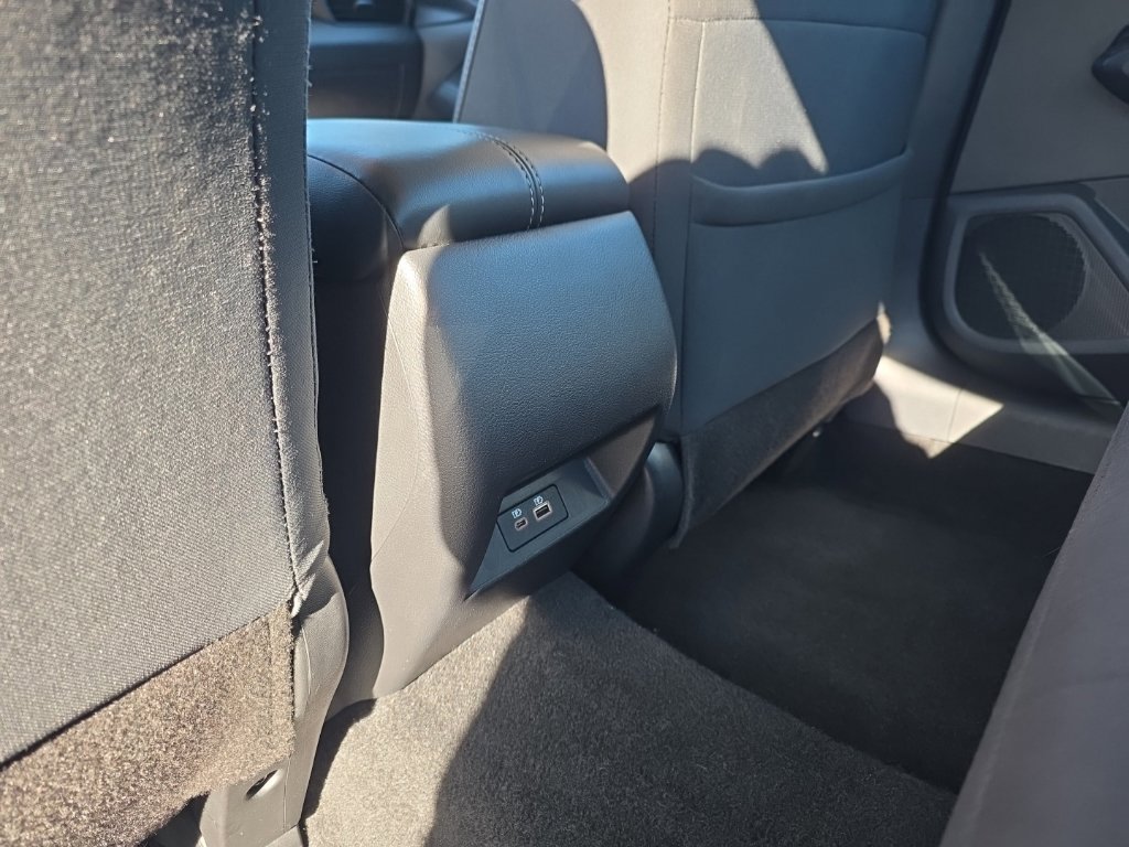 Used 2025 Nissan Altima 2.5 SV FWD image 11