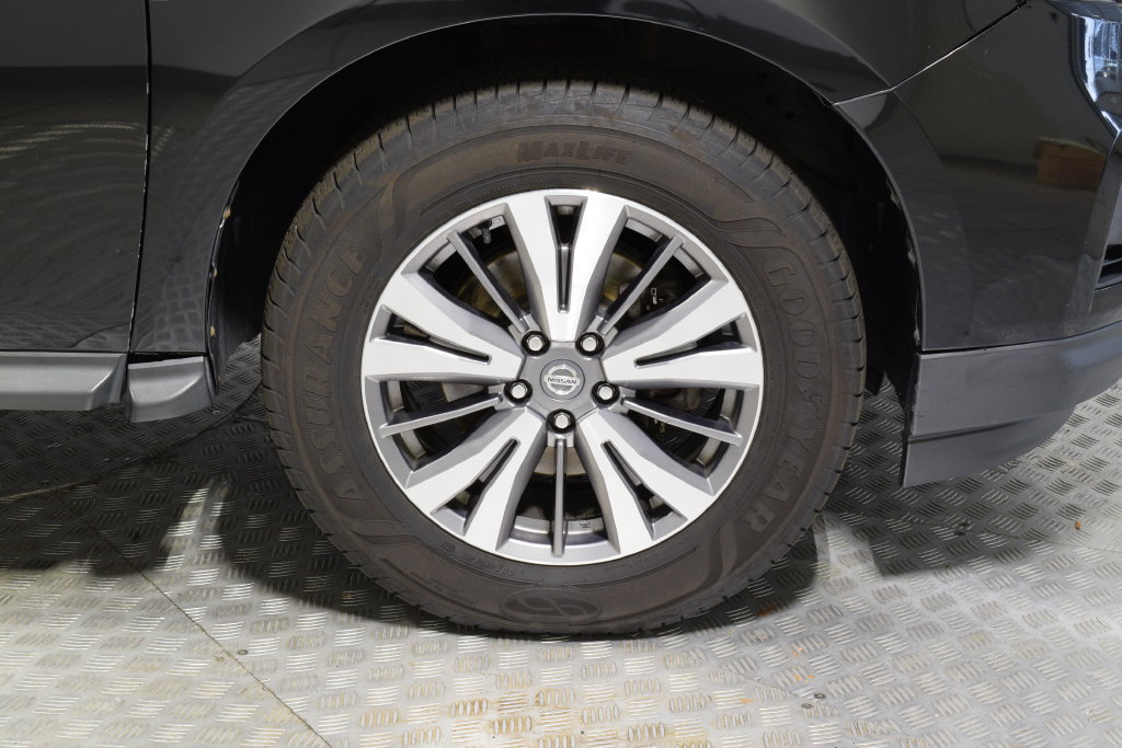 Used 2019 Nissan Pathfinder SL AWD/4WD image 39