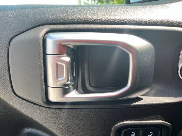 Used 2025 Jeep Gladiator Sport AWD/4WD image 12