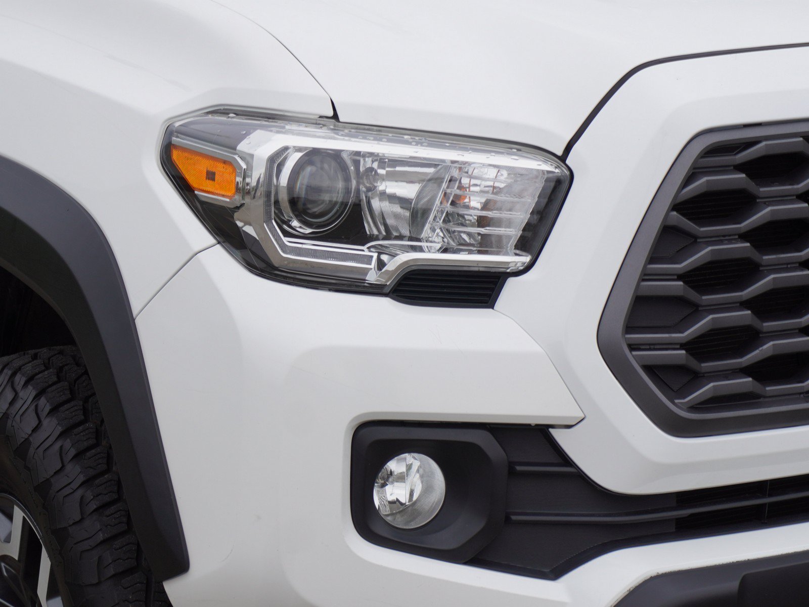 Used 2021 Toyota Tacoma TRD Off-Road AWD/4WD image 3