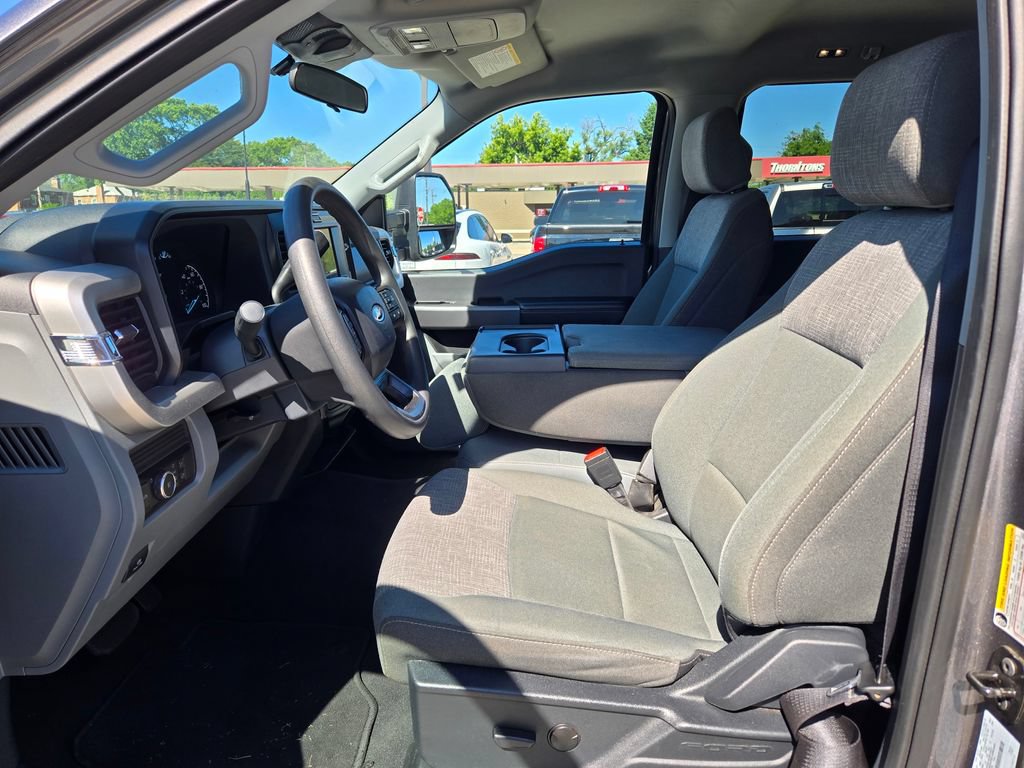Used 2025 Ford F250 XLT AWD/4WD image 29