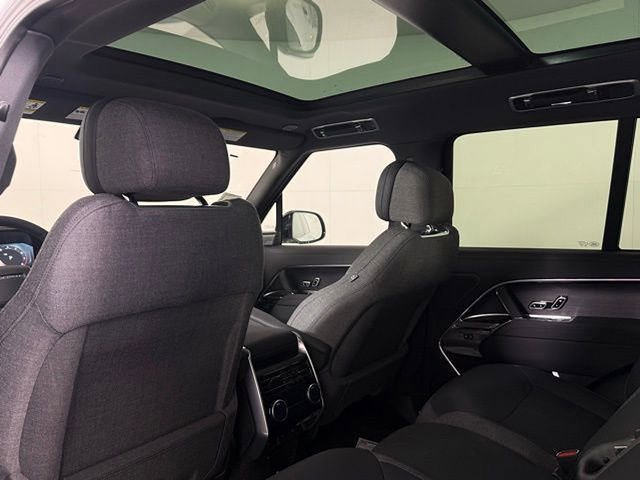 New 2025 Land Rover Range Rover SE image 22