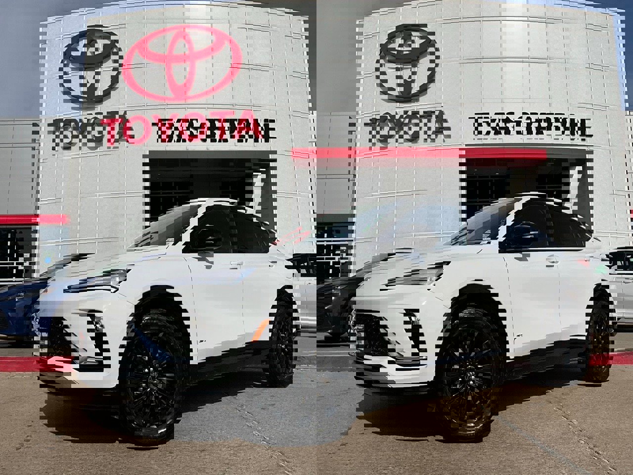 Used 2025 Buick Envista Sport Touring image 2