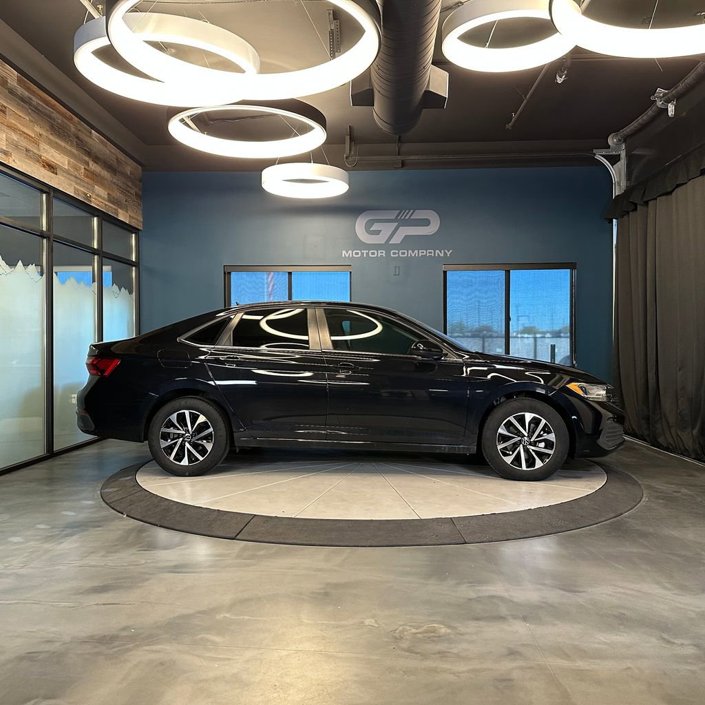 Used 2023 Volkswagen Jetta S FWD image 2