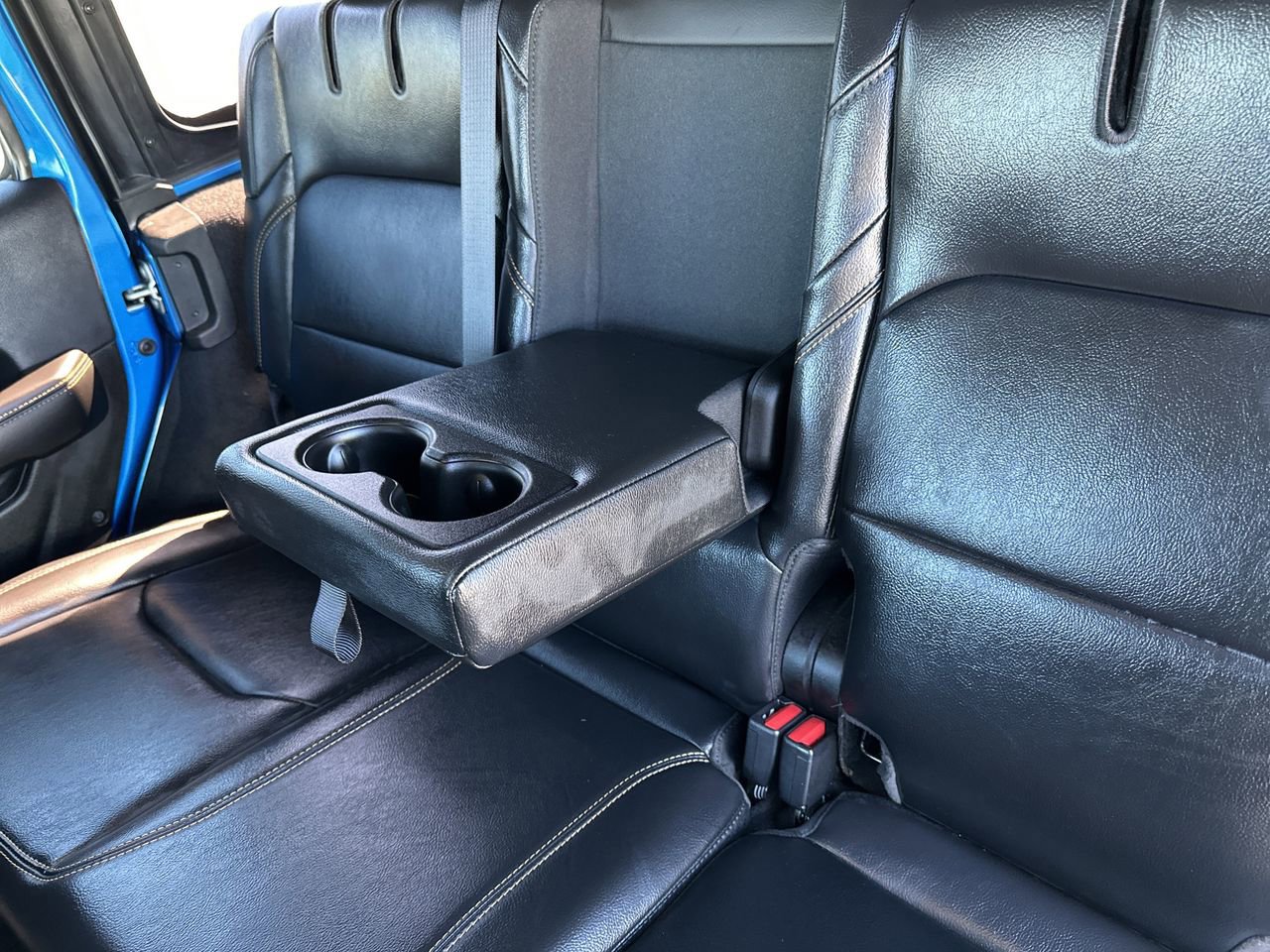 Used 2024 Jeep Wrangler Unlimited Sahara w/ Technology Group image 24