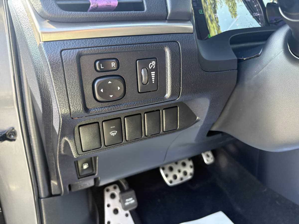 Used 2015 Lexus CT 200h image 27