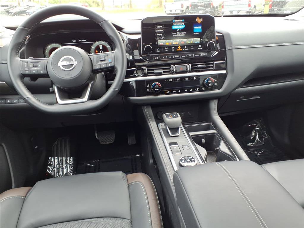 Used 2025 Nissan Pathfinder Platinum w/ Cargo Package AWD/4WD image 9