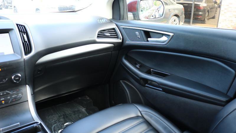 Used 2020 Ford Edge SEL w/ Cold Weather Package AWD/4WD image 19