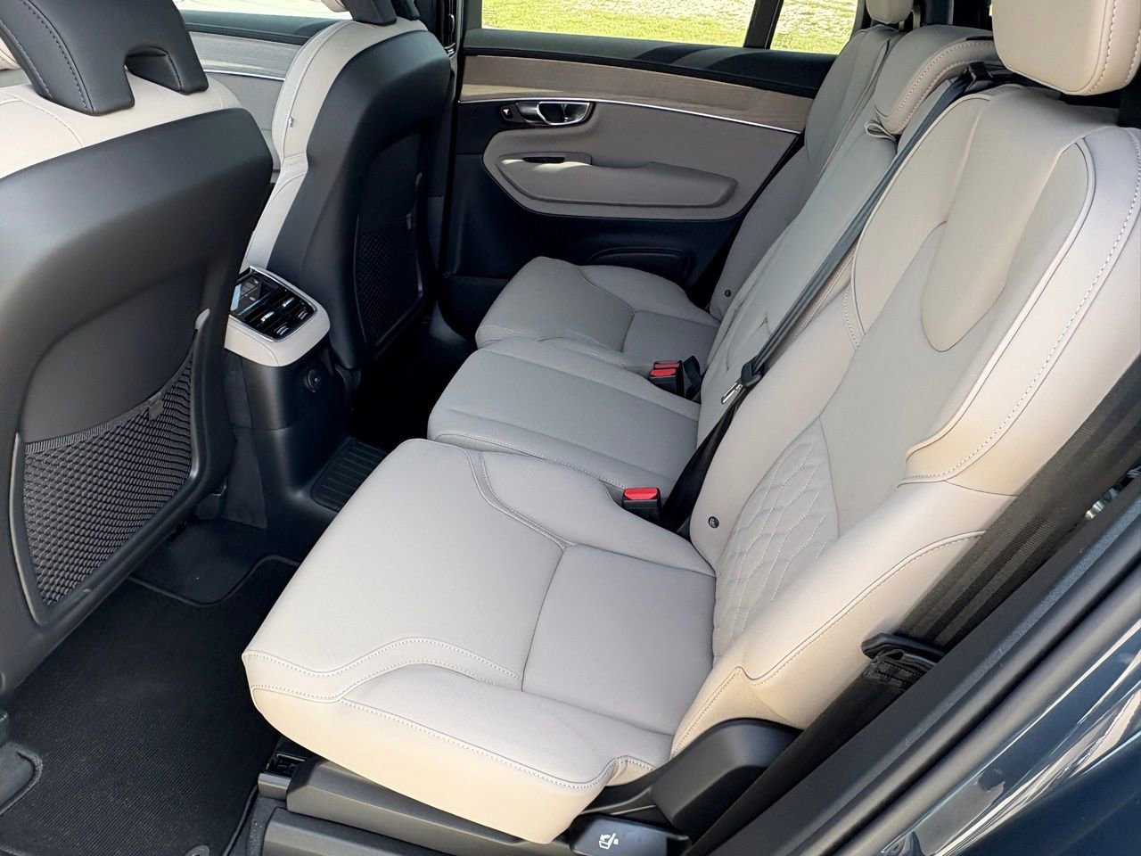 New 2026 Volvo XC90 T8 Core w/ Protection Package Premier image 23