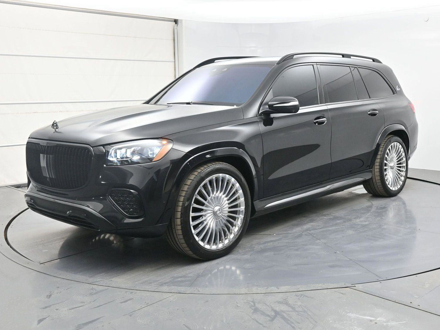 Used 2024 Mercedes-Benz Maybach GLS 600 4MATIC image 1
