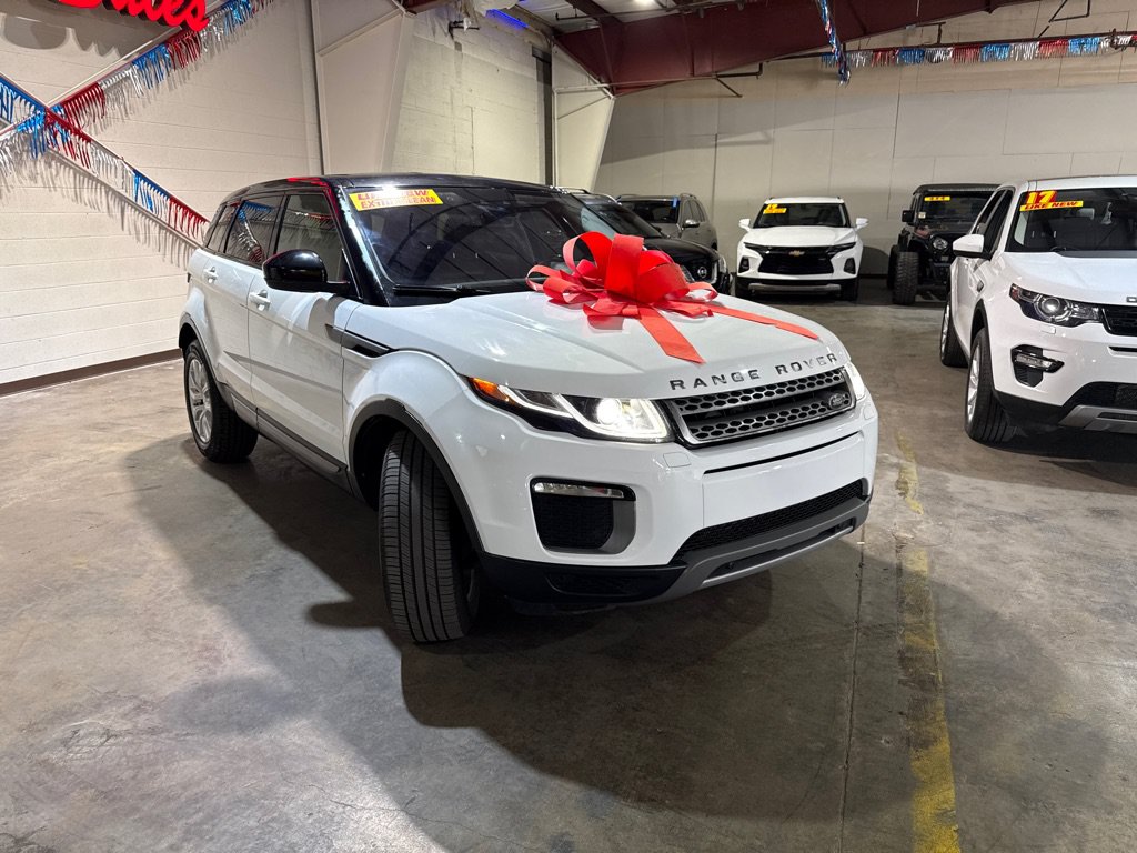 Used 2017 Land Rover Range Rover Evoque SE AWD/4WD image 2