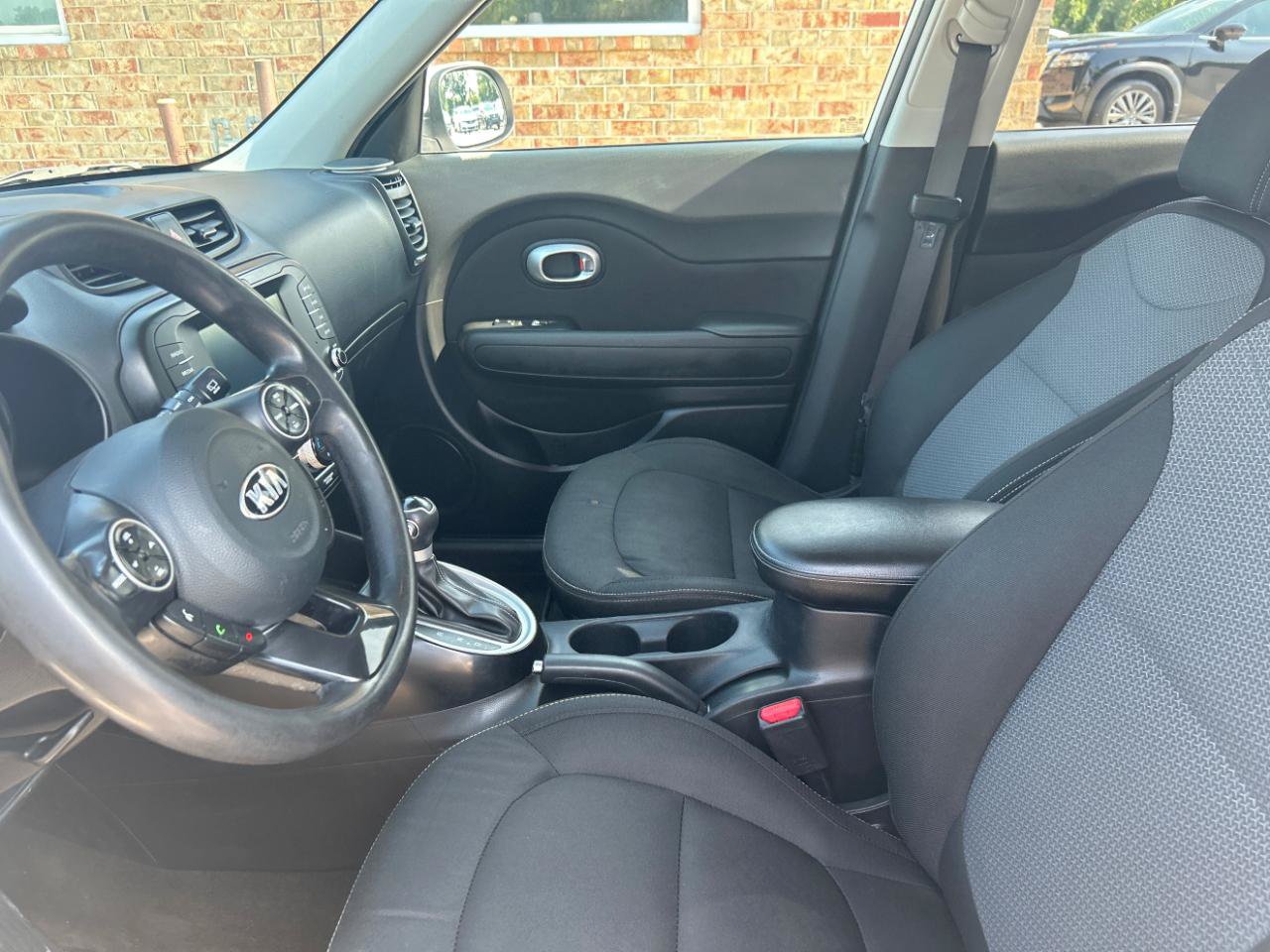 Used 2018 Kia Soul + FWD image 17