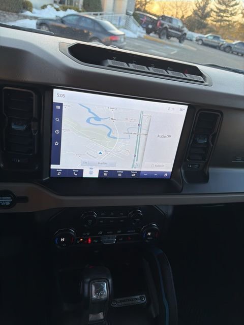 Used 2023 Ford Bronco Wildtrak image 16