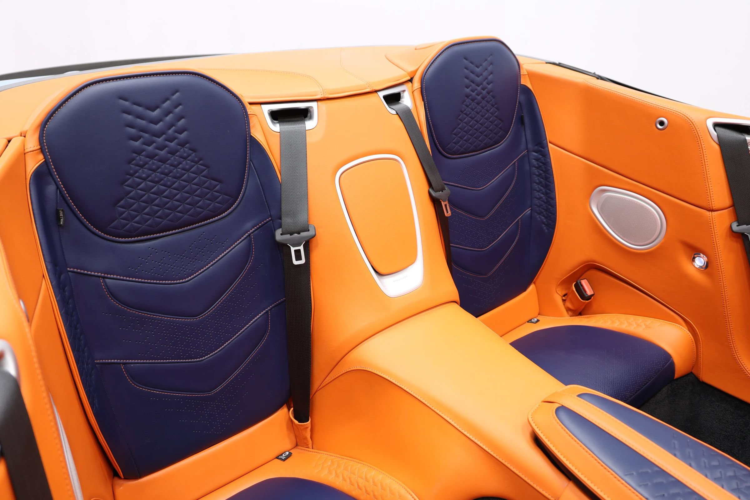 Used 2022 Aston Martin DBS Superleggera Volante RWD image 96