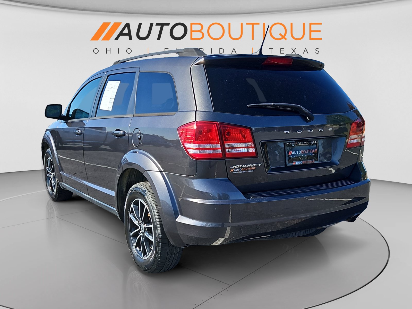 Used 2018 Dodge Journey SE w/ Connectivity Group FWD image 3