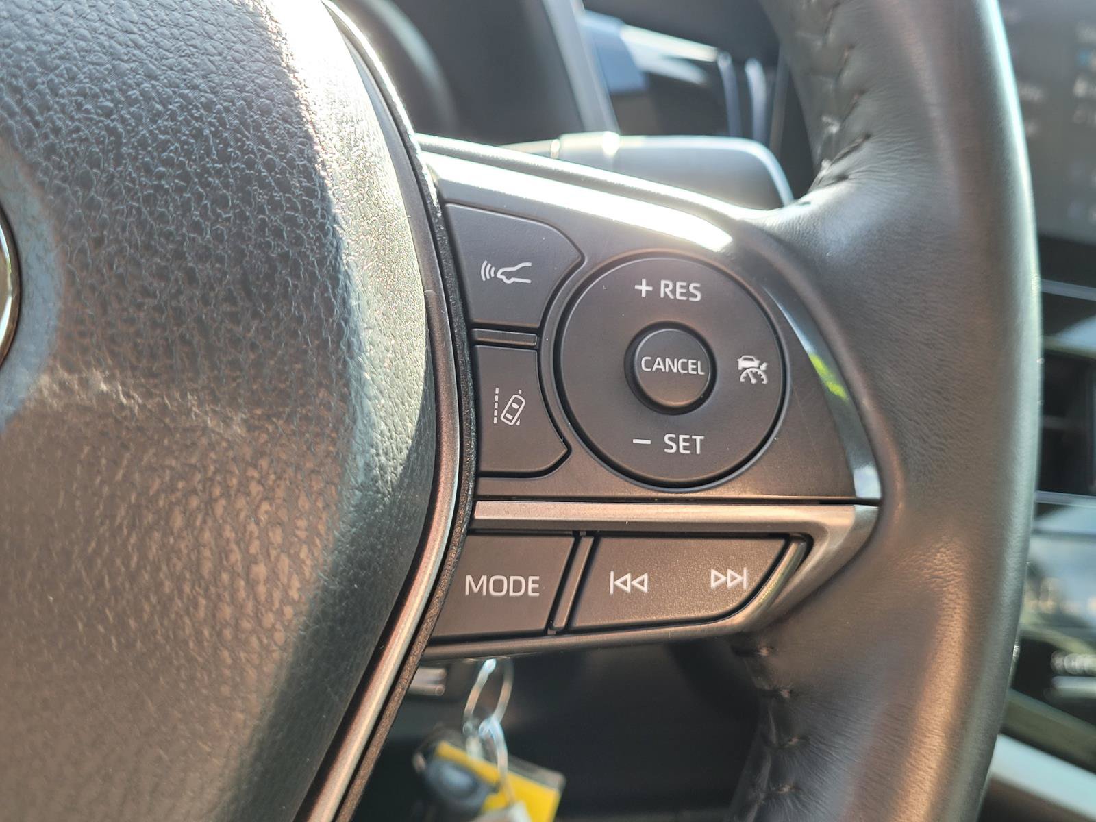 Used 2023 Toyota Camry SE FWD image 8