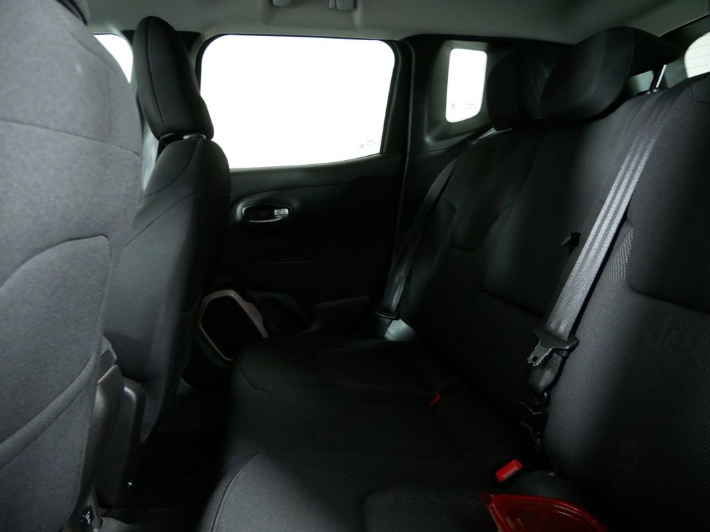 Used 2017 Jeep Renegade Latitude AWD/4WD image 16