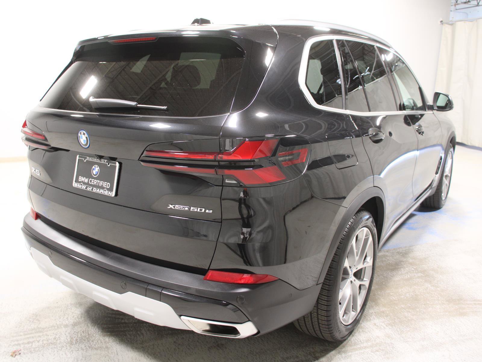 Certified 2025 BMW X5 xDrive50e w/ Parking Assistance Package image 8
