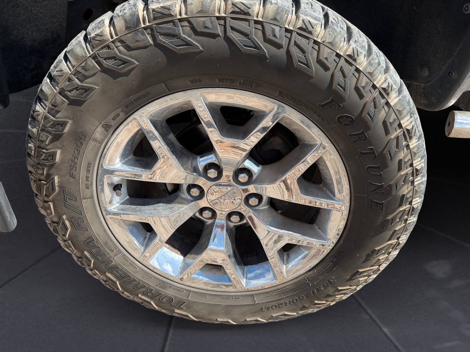 Used 2014 GMC Sierra 1500 SLT w/ Suspension Package, Off-Road AWD/4WD image 14