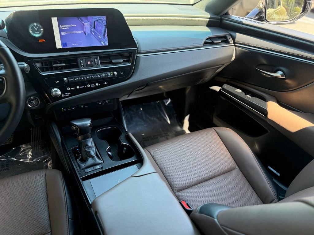 Used 2025 Lexus ES 300h w/ Premium Package image 42