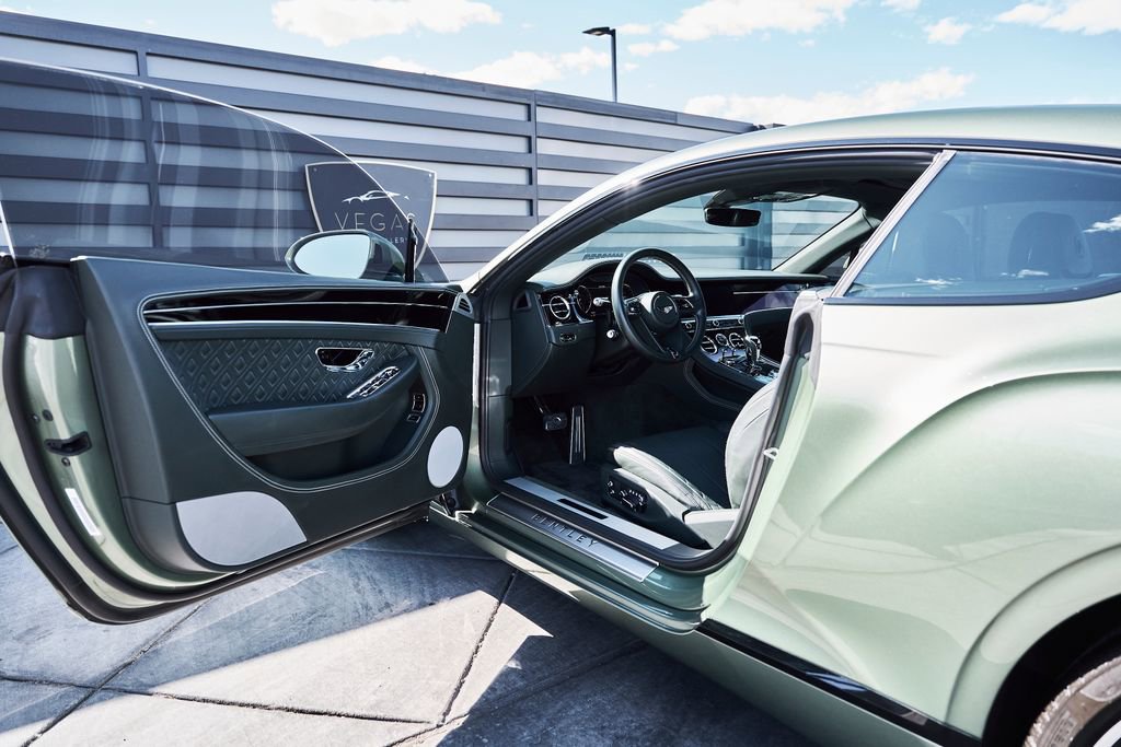 Used 2020 Bentley Continental GT AWD/4WD image 26