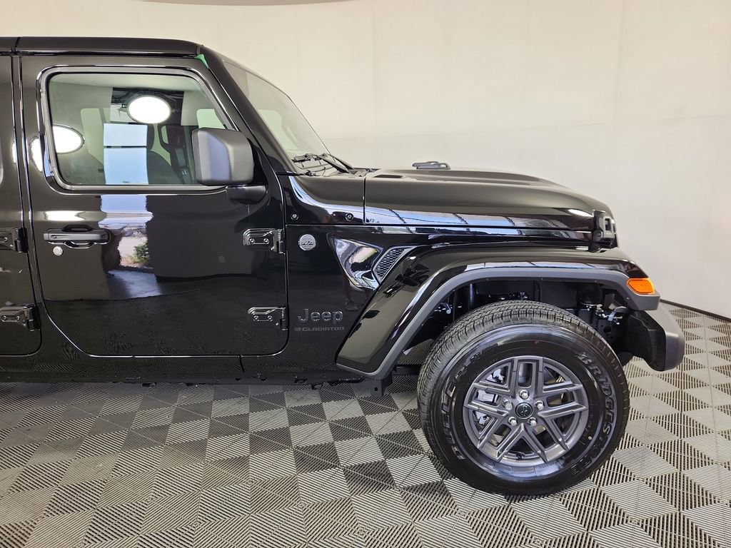 New 2025 Jeep Gladiator Sport image 7
